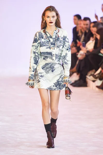 Look 7